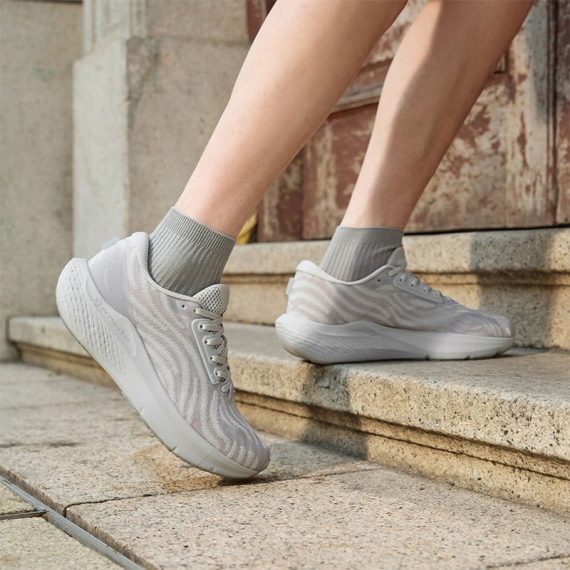 Men's Soft-Soled Sports Shoes, Mesh Breathable Shock-Absorbing Running Sneakers - Image 2